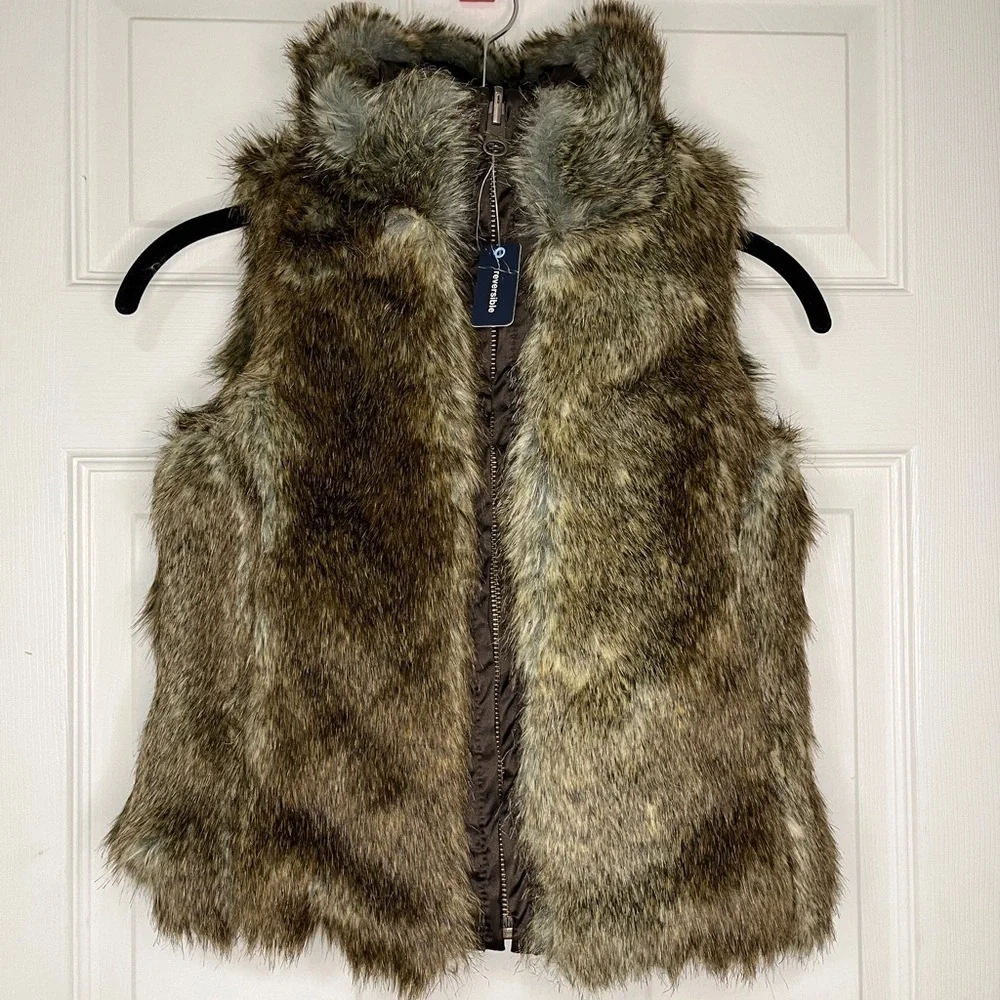 Gap NWT Kids Brown Faux Fur and Brown Reversible Puffer Vest, Size 6/7 Small